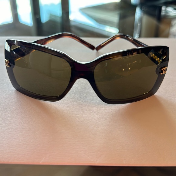 Authentic Chanel Vintage Sunglasses - Picture 1 of 5